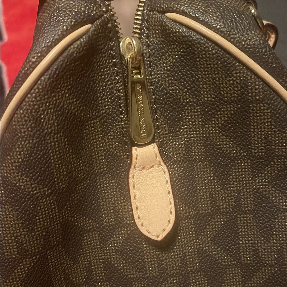 MICHAEL KORS LARGE MONOGRAM SPEEDY AND WALLET - Picture 6 of 10